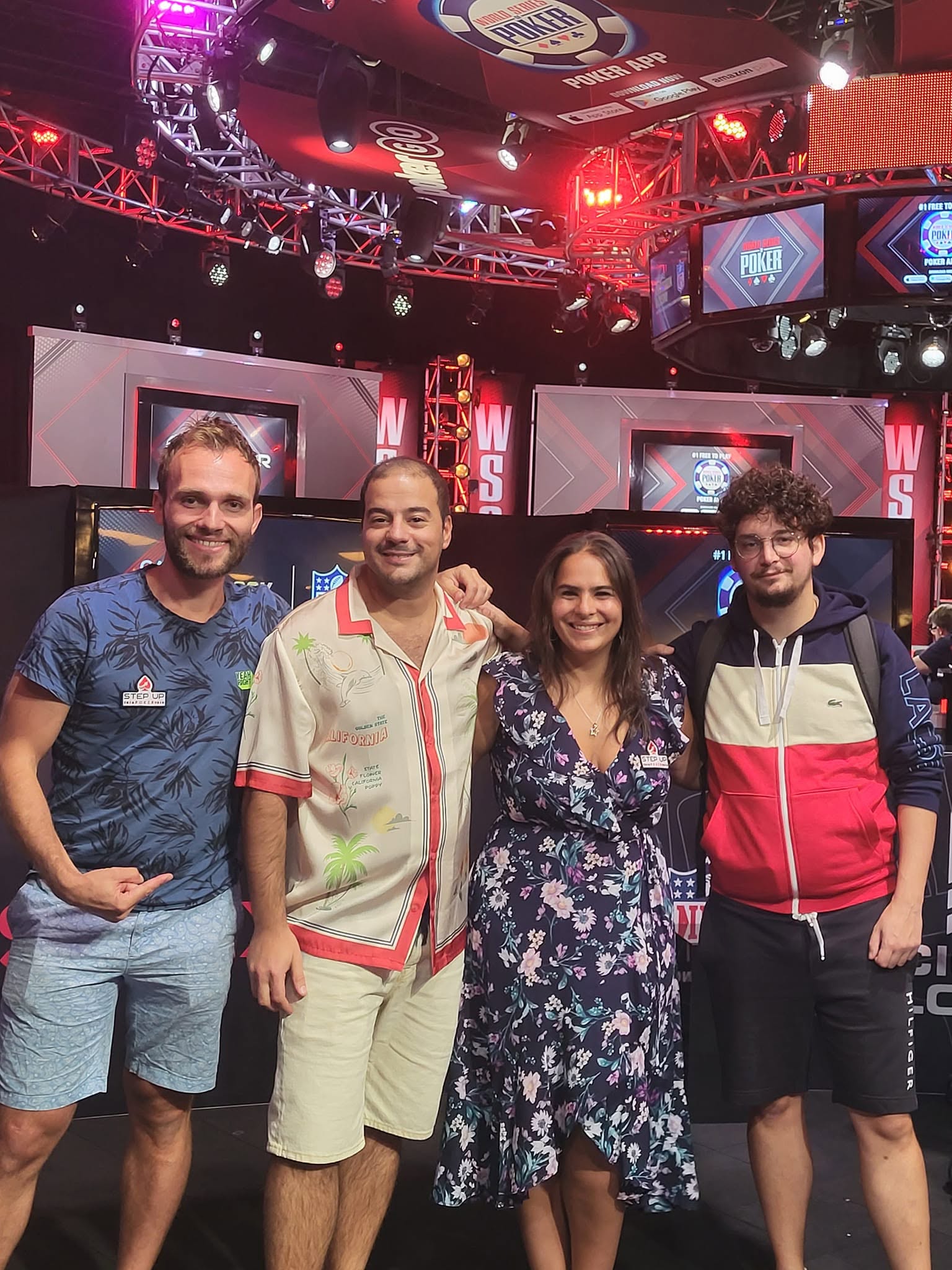 Audrey Verlomme avec les trois champions WSOP 2022